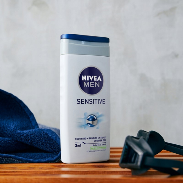 Zestaw kosmetyków do pielęgnacji ciała Nivea Men Sensitive Recovery Żel pod prysznic 250 ml + Antyperspirant roll-on 50 ml + Balsam po goleniu 100 ml + Pianka do golenia 200 ml (9005800382968) - obraz 5
