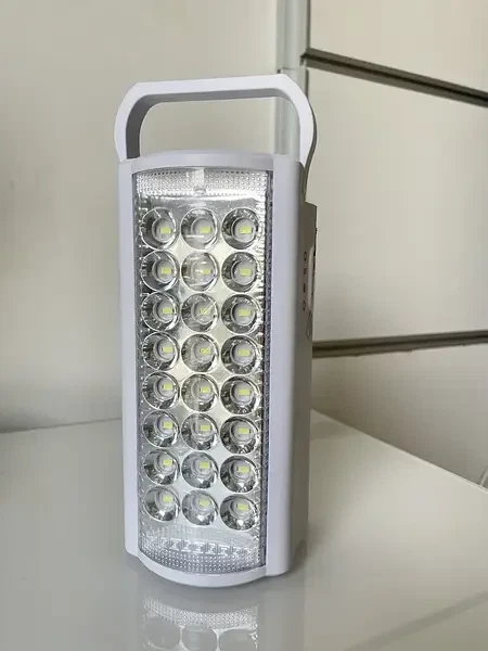 Переносной светодиодный фонарь с повербанком Almina 24 LED 30000 mAh встроенный аккумулятор белый - Фото 4 Переносной светодиодный фонарь с повербанком Almina 24 LED 30000 mAh встроенный аккумулятор белый - изображение 4