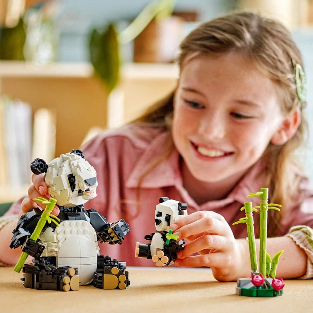 Конструктор LEGO Creator Дикие животные: панды 626 деталей (31165