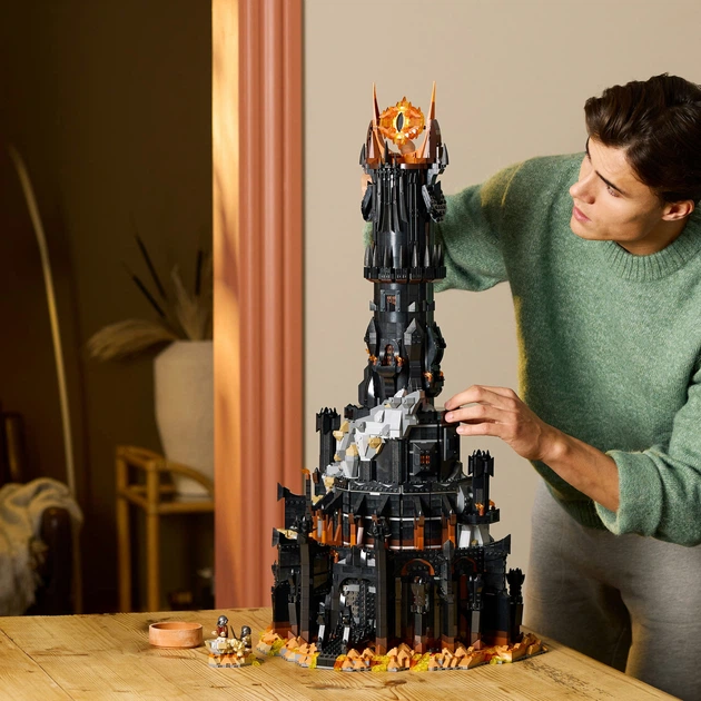 Конструктор LEGO Icons Властелин колец: Барад-дур 5471 деталь