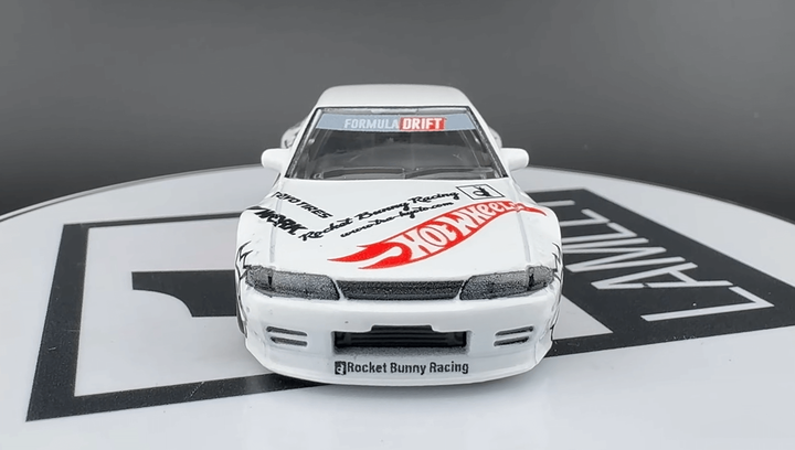 Машинка Premium Hot Wheels Nissan Skyline GT-R (R32) Pandem Modern