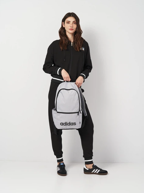 Рюкзак спортивный тканевый 20 л Adidas Lin Clas Bp Day IZ1904