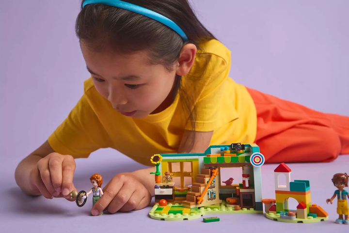 Zestaw klocków LEGO Friends Pokój Autumn 222 elementy (42646) - obraz 8