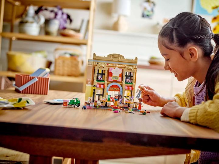 Конструктор LEGO Friends Ресторан і кулінарна школа 896 елементів (42655) - зображення 13