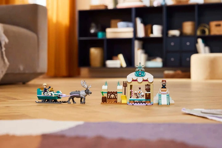 Конструктор LEGO Disney Princess Пригода Анни на санчатах 192