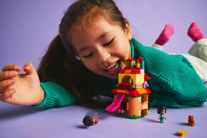 Конструктор LEGO Disney Princess Наше магічне Енканто 186 елементів (43261) - зображення 9
