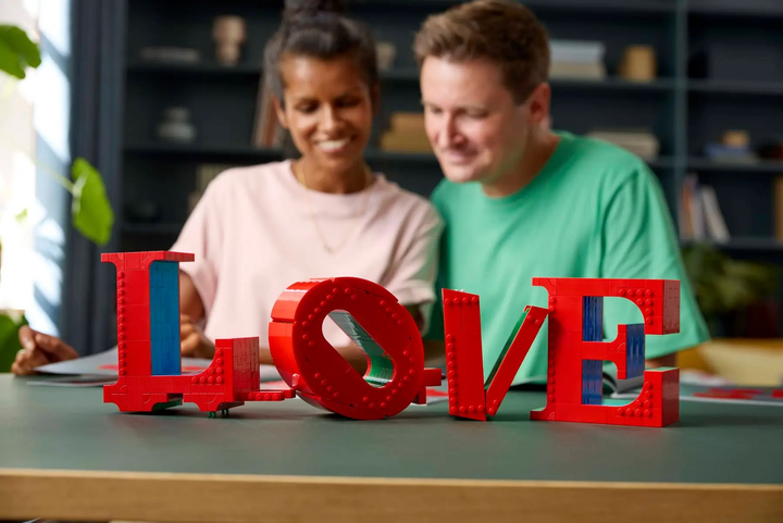 Zestaw klocków LEGO Art Robert Indiana LOVE 791 element (31214) - obraz 7