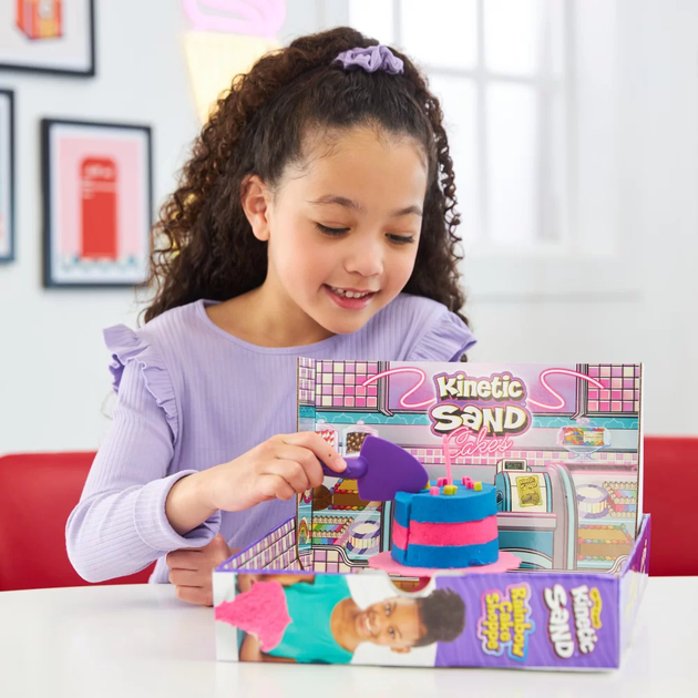 Кінетичний пісок Spin Master Kinetic Sand Rainbow Cake Shoppe 680 г (0778988495575) - зображення 4