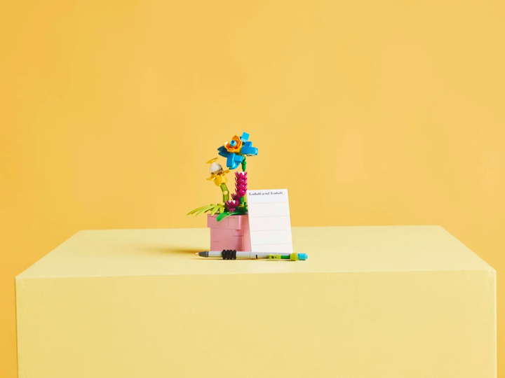 Zestaw klocków LEGO Creator 3 w 1 Maszyna do pisania z kwiatami 363 elemeny (31169) - obraz 12