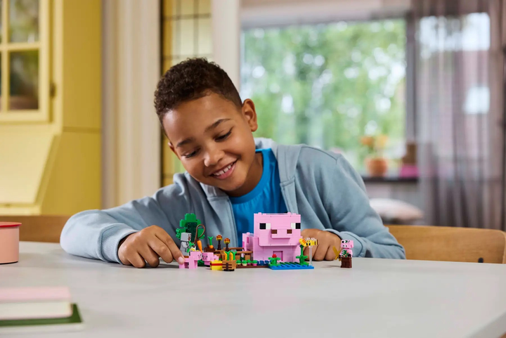 Конструктор LEGO Minecraft Будинок для поросят 238 елементів (21268) - зображення 9