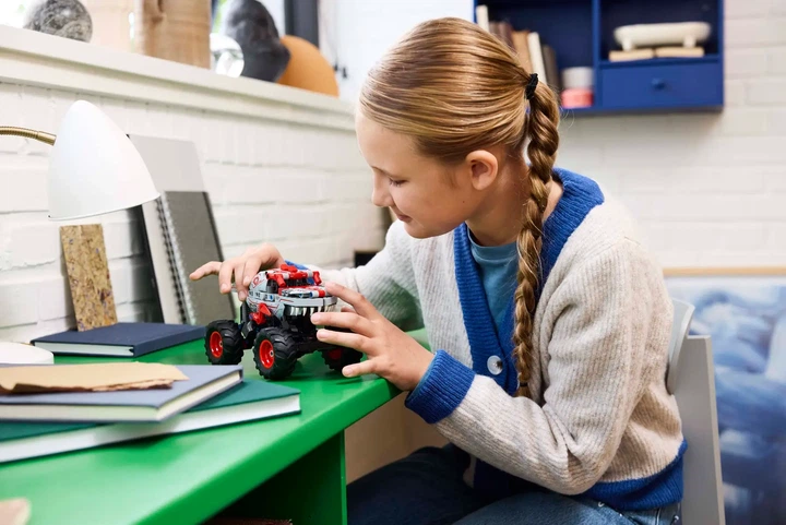 Конструктор LEGO Technic Monster Jam ThunderROARus с инерционным