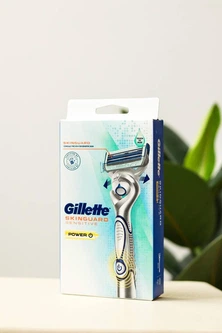 Станок для бритья Gillette Skinguard Sensitive Flexball Power - Фото 6 Станок для бритья Gillette Skinguard Sensitive Flexball Power - изображение 6