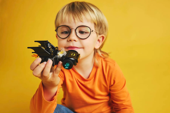 Конструктор LEGO Super Heroes DC Бетмен і Бетмобіль проти містера Фріза 63 елементи (76301) - зображення 8