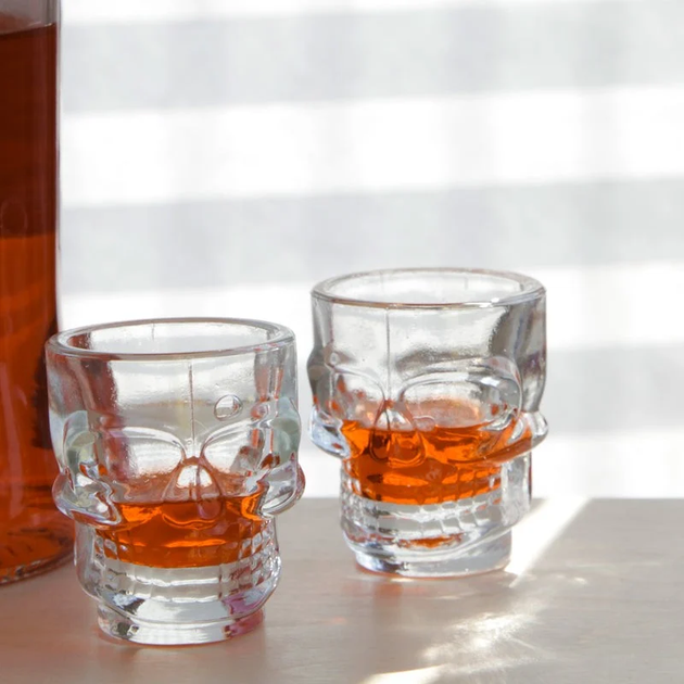 Zestaw szklanek Kikkerland Skull Shot Glass 44 ml 4 szt. (0612615052437) - obraz 3