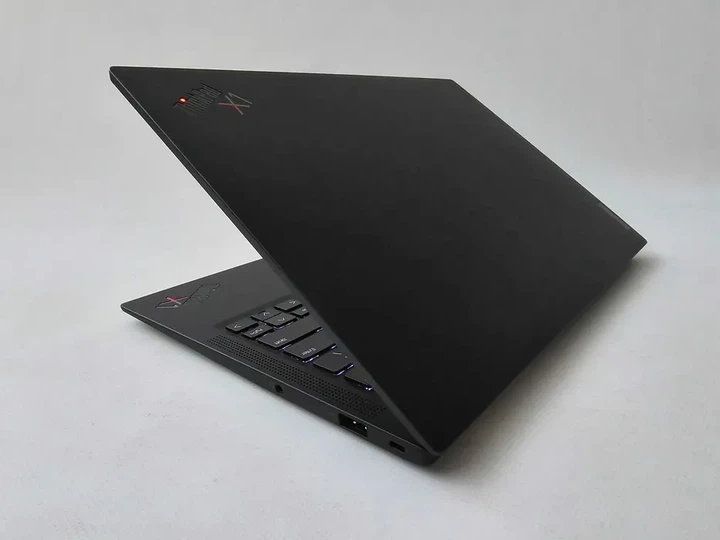 Ноутбук Lenovo ThinkPad X1 Carbon Gen 10 I7 1280P/RAM 32GB/SSD 1TB/WIN 11 Б\В - зображення 8