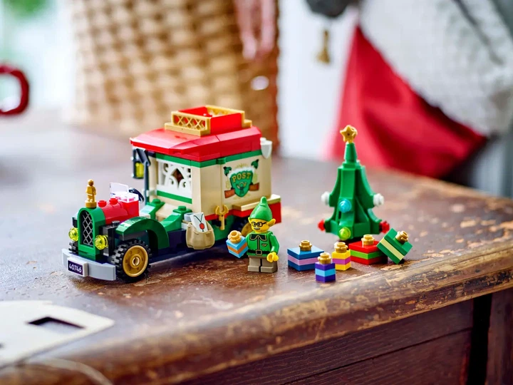 Конструктор LEGO Грузовик Санта-Клауса 224 элемента (40746) - изображение 4