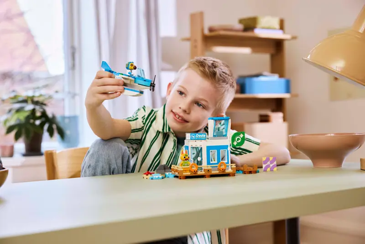 Zestaw klocków LEGO Animal Crossing Lot z Dodo Airlines 292 elementy (77051) - obraz 6