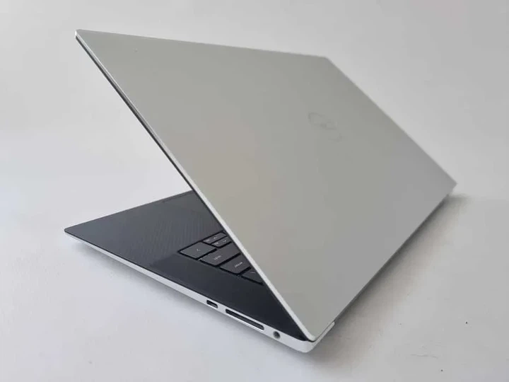 Ноутбук Dell XPS 9500 I7 10750H/GTX 1650TI/RAM 16GB/SSD 512GB/IPS 4K Б\В - зображення 7