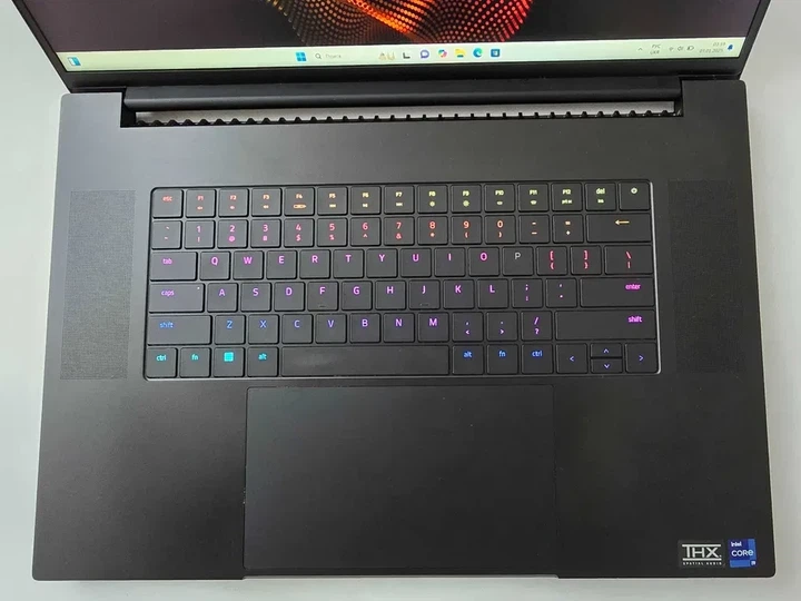 Ноутбук Razer Blade 18 (2023) i9 13950HX/RTX 4090/RAM 32GB/SSD 1TB Б\В - изображение 4
