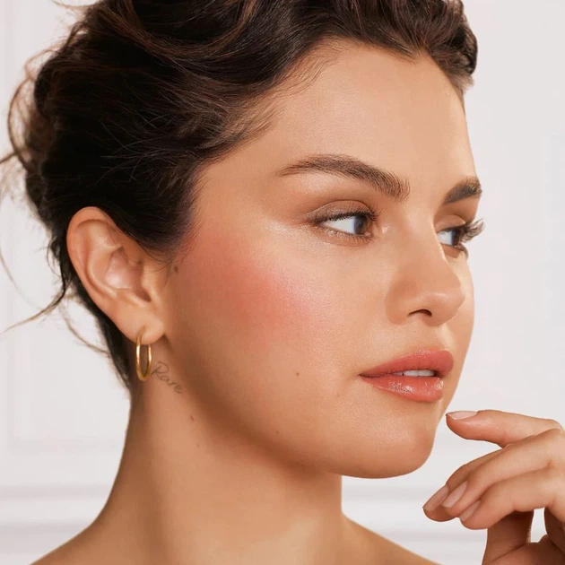 Жидкие румяна Rare Beauty by Selena Gomez Soft Pinch Liquid Blush оттенок Encourage 7.5 мл - Фото 5 Жидкие румяна Rare Beauty by Selena Gomez Soft Pinch Liquid Blush оттенок Encourage 7.5 мл - изображение 5