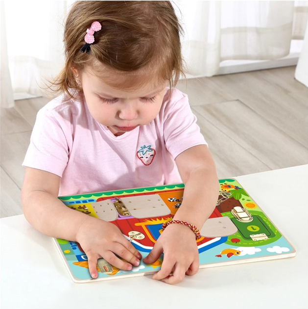 Таблиця маніпуляційна Tooky Toy Ферма з картинками та замками (6972633373742) - зображення 3