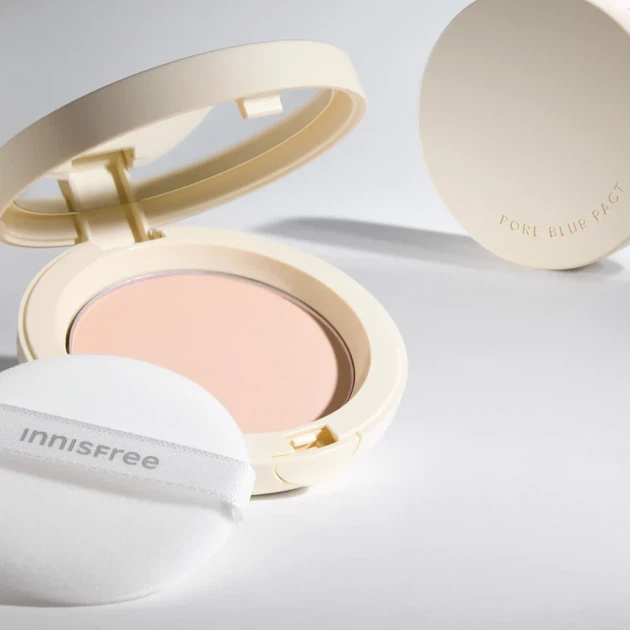Компактна матова пудра Innisfree Pore Blur Pact 12.5г - Фото 4 Компактна матова пудра Innisfree Pore Blur Pact 12.5г - зображення 4