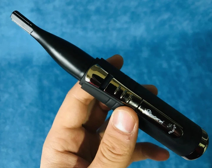Триммер для носа и ушей + бритва для окантовки с гребнем 2 в 1 Geemy GM-3109 Black аккумуляторный 3 Вт зарядка от сети 220 В - изображение 4