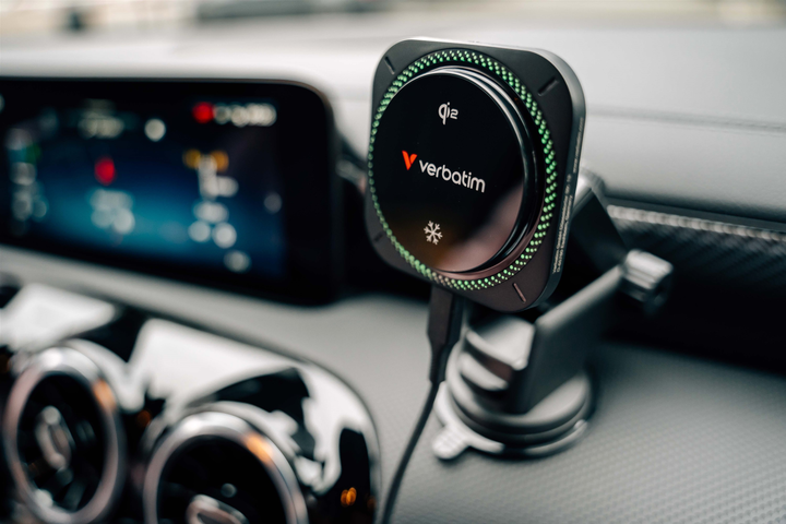 Магнітний бездротовий автомобільний зарядний пристрій Verbatim Qi2 Charge 'n' Drive «Ice Cooling»CND-01 з RGB підсвіткою (POWVR-57/G) - зображення 4