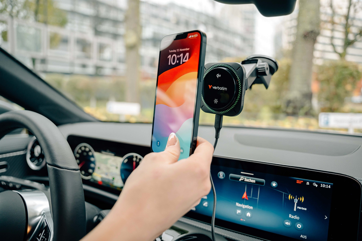 Магнітний бездротовий автомобільний зарядний пристрій Verbatim Qi2 Charge 'n' Drive «Ice Cooling»CND-01 з RGB підсвіткою (POWVR-57/G) - зображення 5
