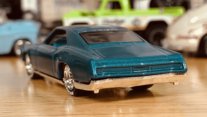 Машинка Базова Hot Wheels '66 Buick Riviera Modified 1:64 HYW16