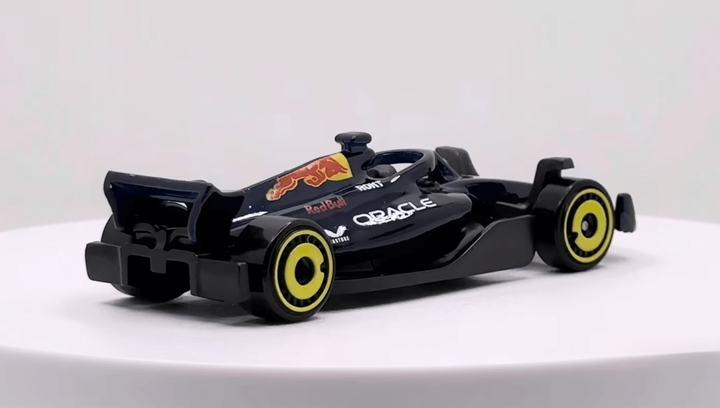 Машинка Базовая Hot Wheels Oracle Red Bull Racing Formula 1