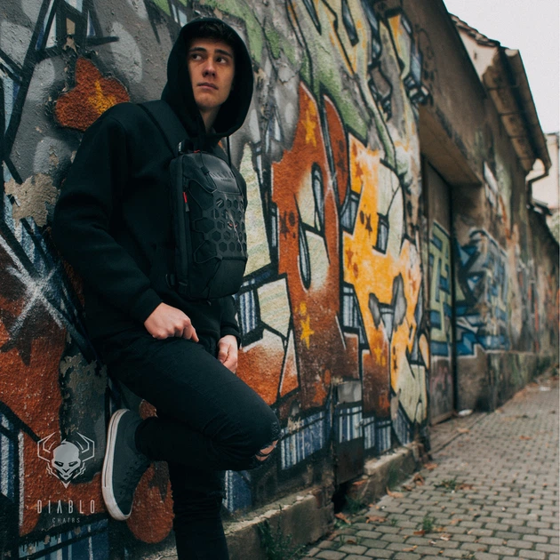 Plecak Diablo Chairs sling bag czarny (5904405571026) - obraz 9