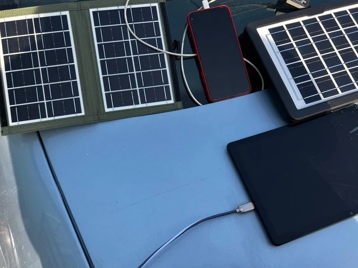 Зарядное устройство Cclamp CL-670 с солнечной панелью 7W USB - изображение 2