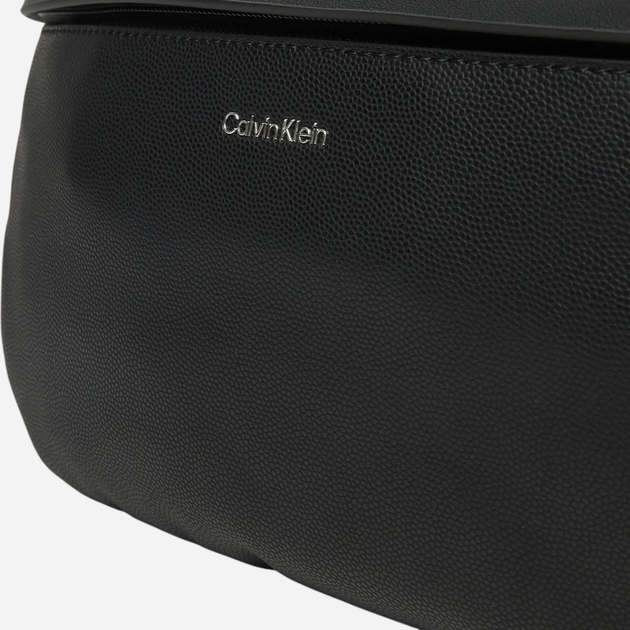 Сумка бананка чоловіча Calvin Klein K50K512786-BEH Чорна (8721107058467) - зображення 4