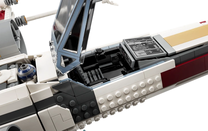 Конструктор LEGO Star Wars Истребитель X-Wing UCS 1949 деталей