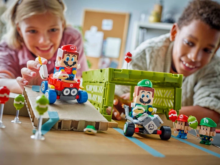 Конструктор LEGO Super Mario Mario Kart: Бэби Марио против Бэби Луиджи 321 элемент (72034) - Фото 9 Конструктор LEGO Super Mario Mario Kart: Бэби Марио против Бэби Луиджи 321 элемент (72034) - изображение 9