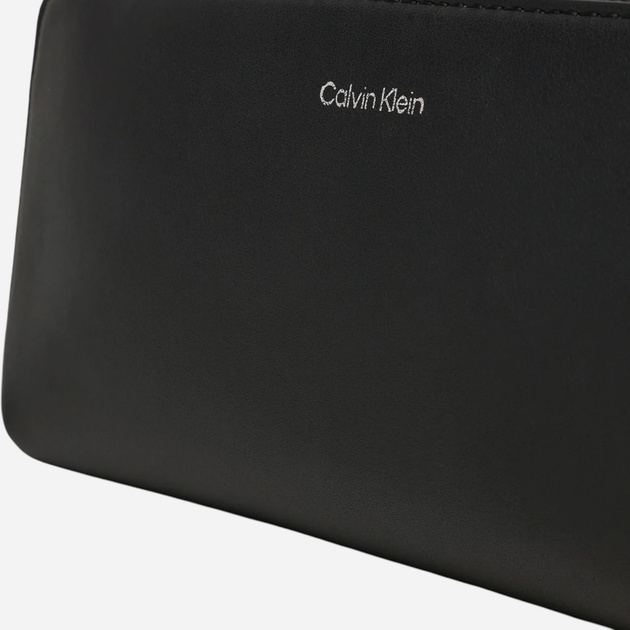 Сумка бананка чоловіча Calvin Klein K50K512785-BEH Чорна (8721107058368) - зображення 4