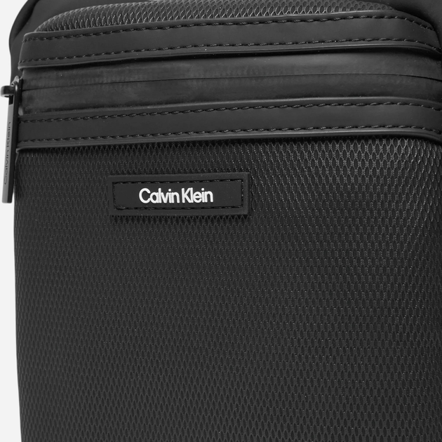 Torba listonoszka męska mała Calvin Klein K50K512808-BEH Czarna (8721107058665) - obraz 4