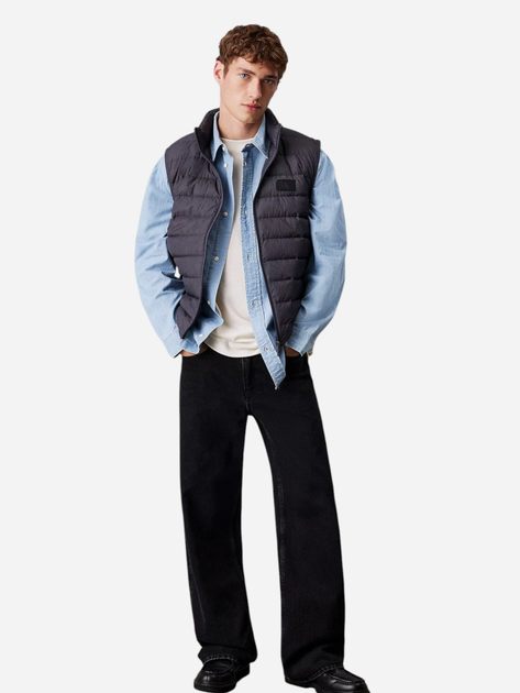 Теплий жилет пуховий чоловічий Calvin Klein Jeans J30J326718-BAN S Темно-сірий (8720639906932) - зображення 3