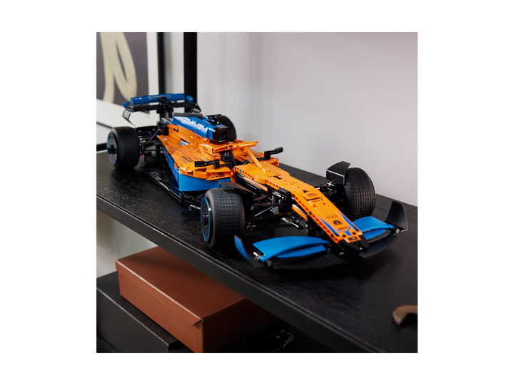 Конструктор LEGO Technic Перегоновий автомобіль McLaren Formula 1 1434 деталі (42141) - зображення 5