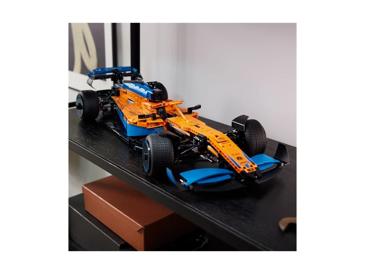 Конструктор LEGO Technic Гоночный автомобиль McLaren Formula 1 1434 детали (42141) - изображение 4