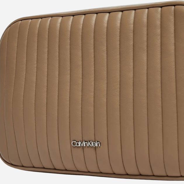 Torebka crossbody damska mała Calvin Klein K60K613078-PAI Jasnobrązowa (8721107067322) - obraz 3