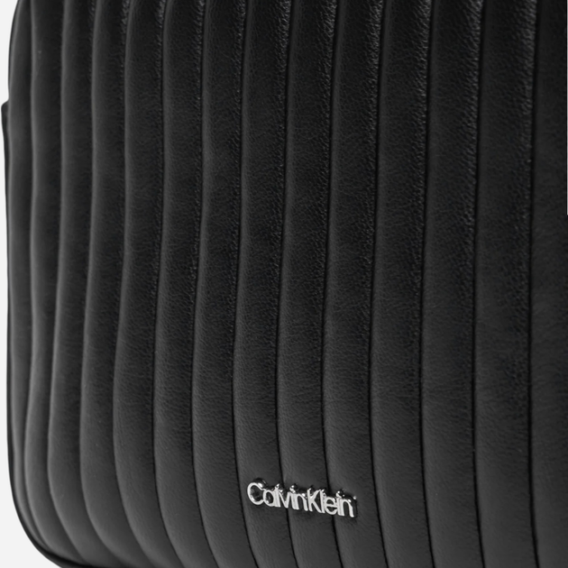 Torebka crossbody damska mała Calvin Klein K60K613078-BEH Czarna (8721107067285) - obraz 5