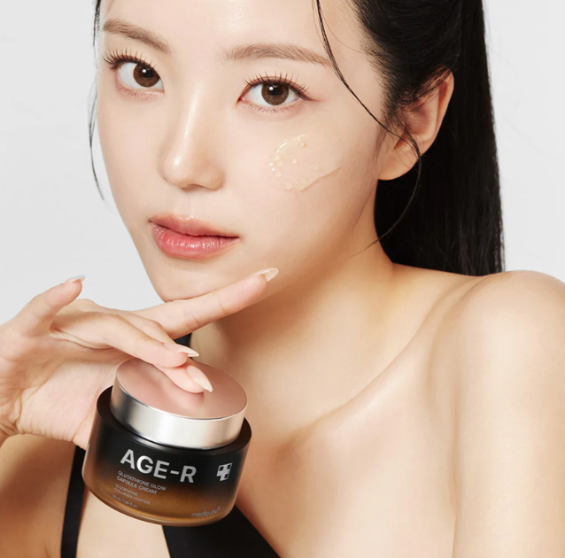 Увлажняющий гель-крем с капсулами глутатиона Medicube AGE-R Glutathione Glow Capsule Cream 50ml - изображение 6