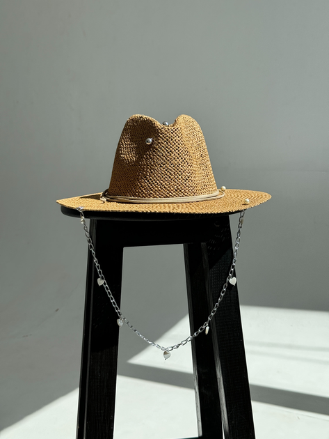 Шляпа Федора женская D.Hats из рафия с цепью серебро с сердцами коричневая - Фото 5 Шляпа Федора женская D.Hats из рафия с цепью серебро с сердцами коричневая - изображение 5
