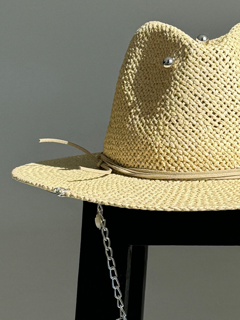 Шляпа Федора женская D.Hats из рафия с цепью серебро с сердцами светло бежевая - Фото 2 Шляпа Федора женская D.Hats из рафия с цепью серебро с сердцами светло бежевая - изображение 2