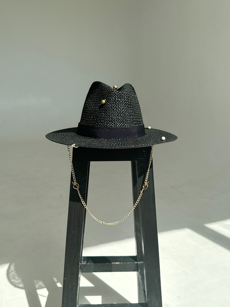 Шляпа Федора женская D.Hats из рафия с цепью золото с кольцами черная - изображение 2