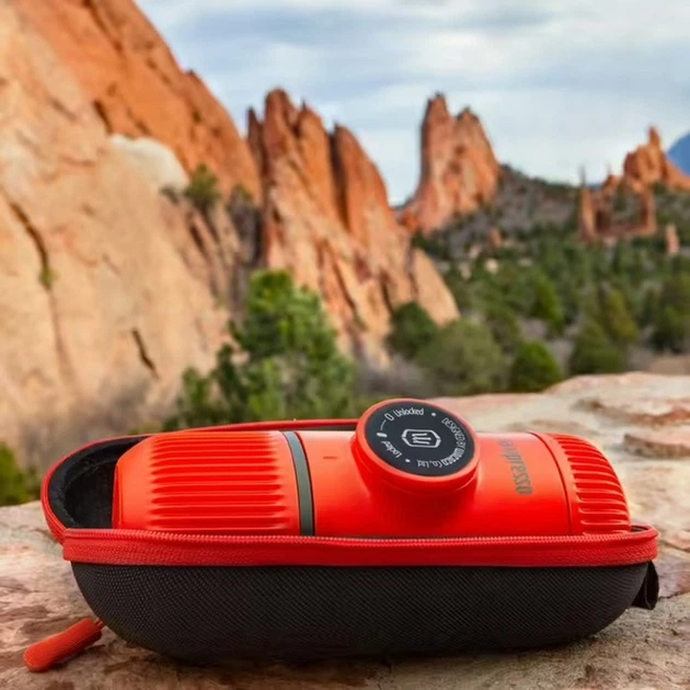 Еспресо-кавоварка портативна Wacaco Nanopresso з чохлом Червона (WNANORED) - Фото 2 Еспресо-кавоварка портативна Wacaco Nanopresso з чохлом Червона (WNANORED) - зображення 2