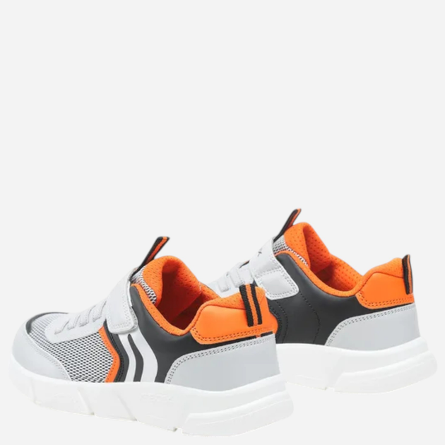 Buty sportowe chłopięce z białą podeszwą Geox J16DMA0CET9-C0036 30 Szare (8050036977861) - obraz 4
