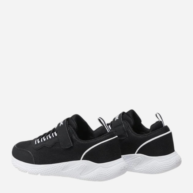 Buty sportowe chłopięce z białą podeszwą Geox J25GBE07TCE-C0127 29 Czarne (8056206062412) - obraz 4